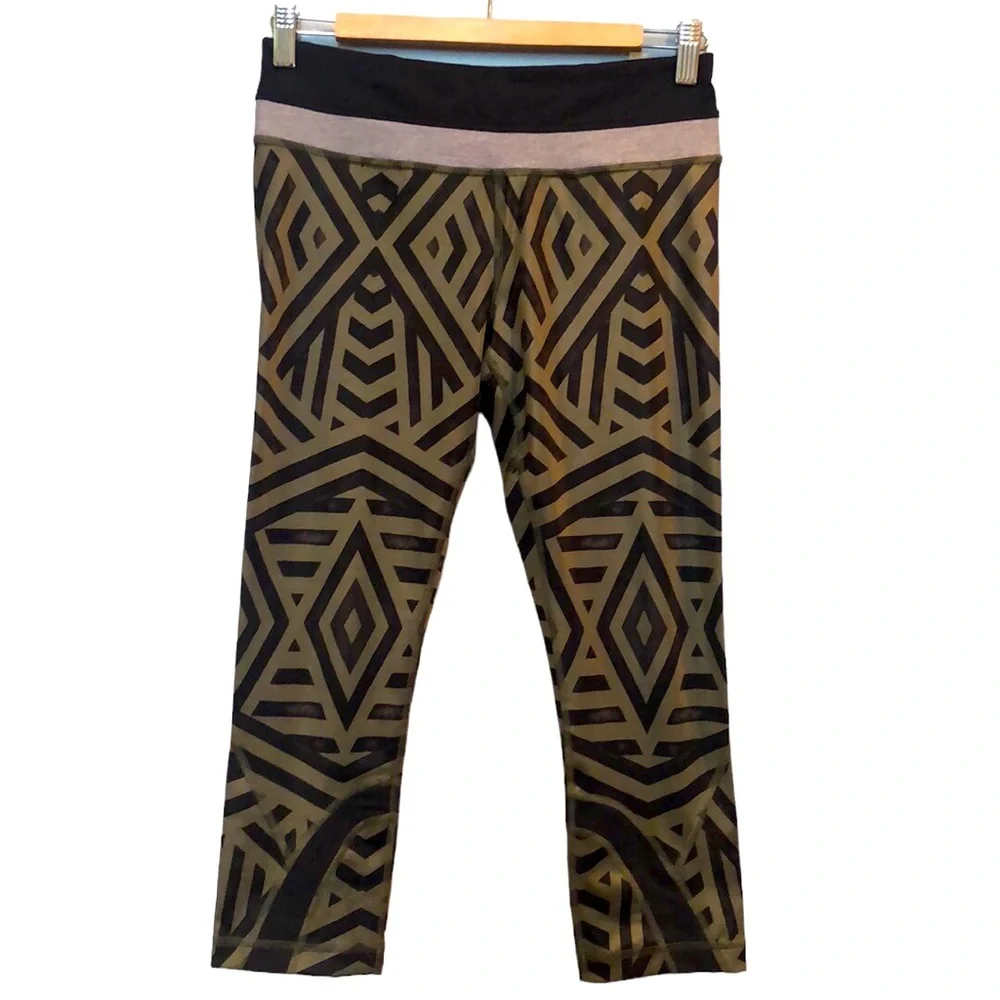 Lululemon run inspire crop leggings ll chevron size 6